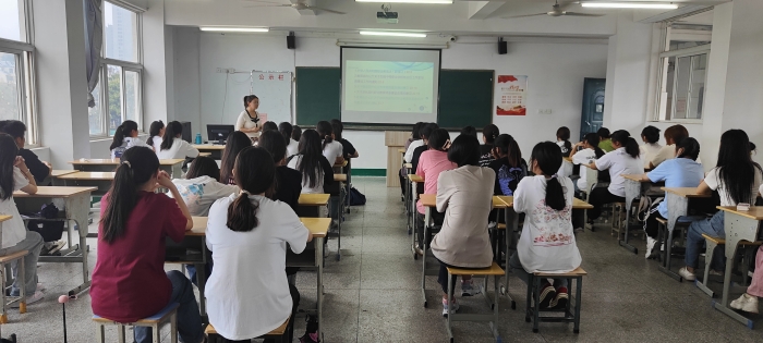 高玉開學(xué)第一課_副本.jpg