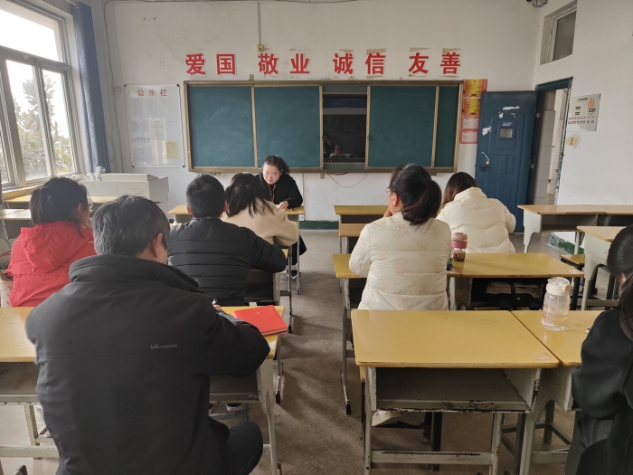 輔導(dǎo)員班主任工作會議0315_副本.jpg